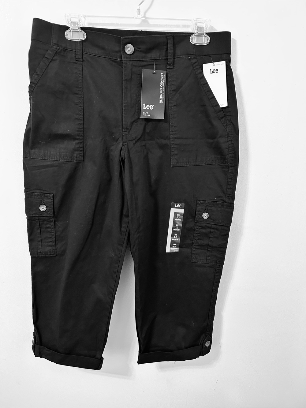 Lee Women’s Flex to Go cargo capris pants Ultra Lux Comfort Black size 12 NWT